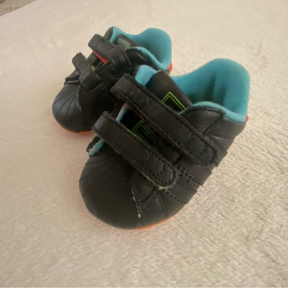 Baby Adidas sneakers - Picture 2 of 4